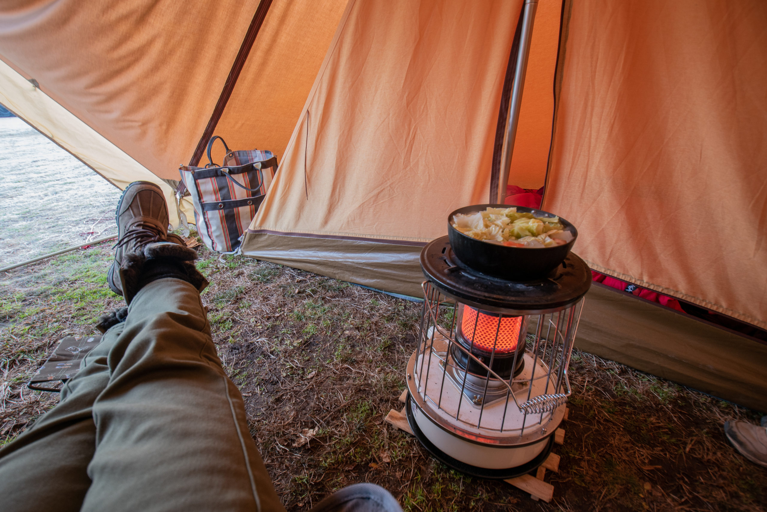 暖かくて調理もできる！冬のキャンプが快適になるアウトドア用 