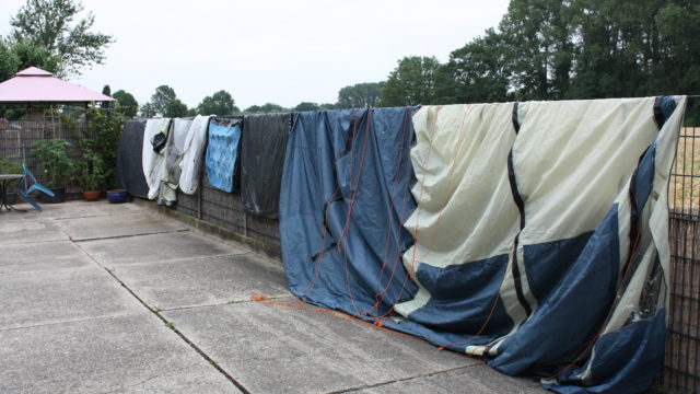 案外面倒なテントのお手入れ テントクリーニングサービス でキャンプがもっと手軽に Camp Eats キャンプアンドイーツ